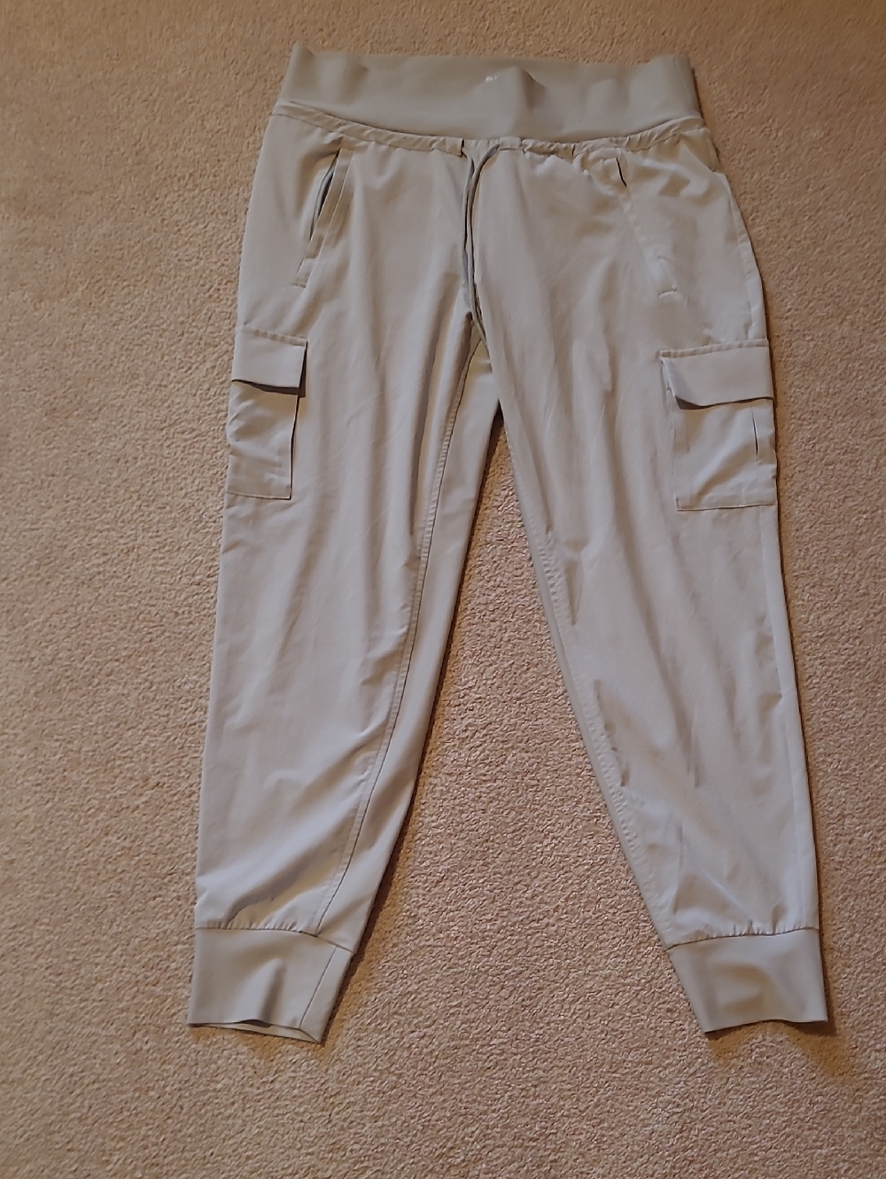 ATHLETA SUTTON JOGGER Size 8 Cargo style